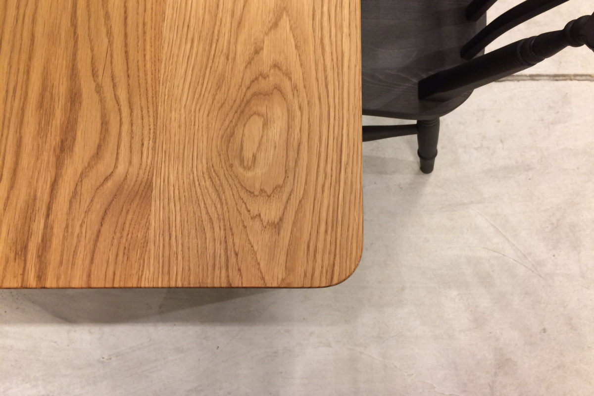 Tavolo in legno massello
